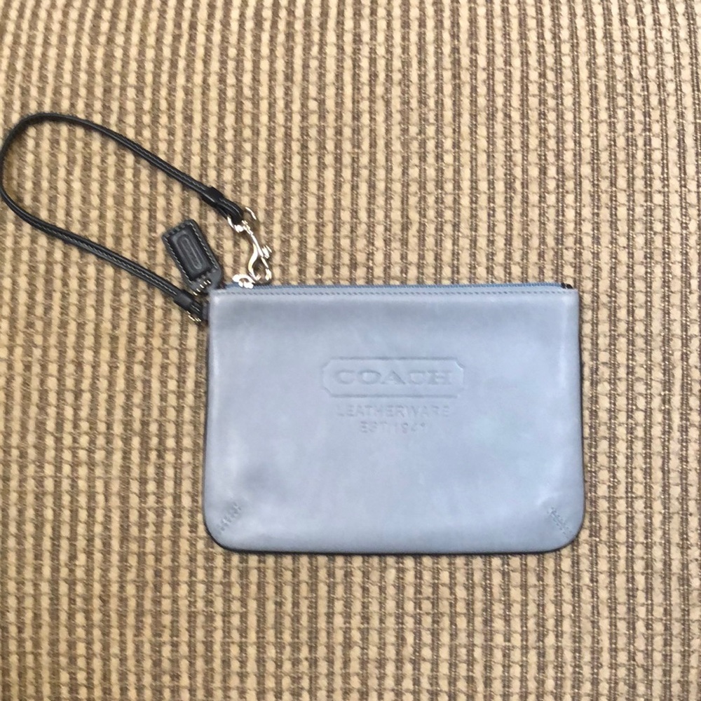 Couch wristlet, leather